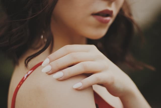 Gels Vs Acrylics-Which is Best?